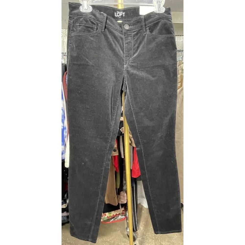 Ann Taylor Loft  Modern Skinny Black Velour Soft Jeans Pants Size 6MSRP $59.99